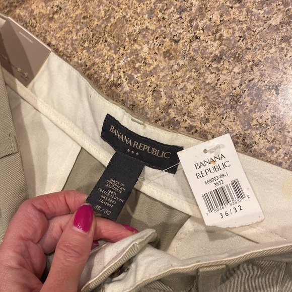 NWT Banana Republic Pleated Smithfield Relaxed Leg Chinos 36 / 32 - Picture 3 of 16